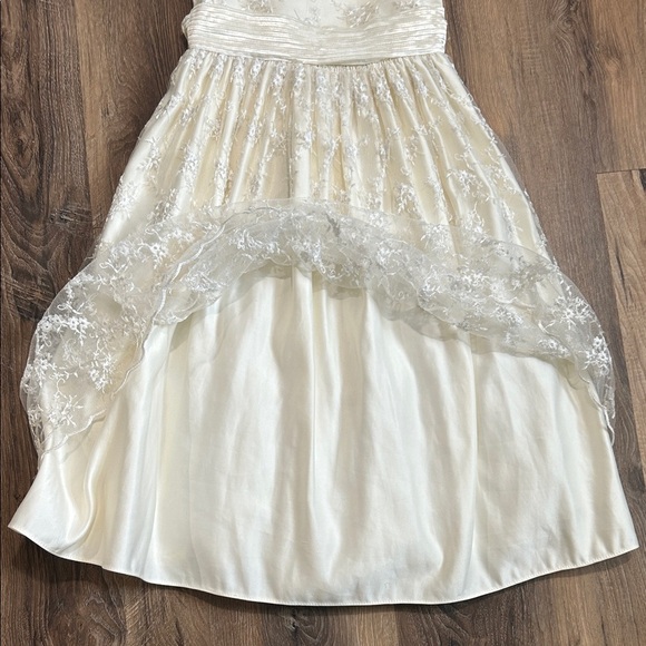 Cinderella Cream Girls Dress Formal layered tie back with zip up back - Picture 7 of 13